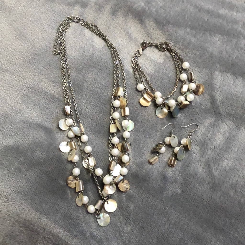 Necklace Set 20$
